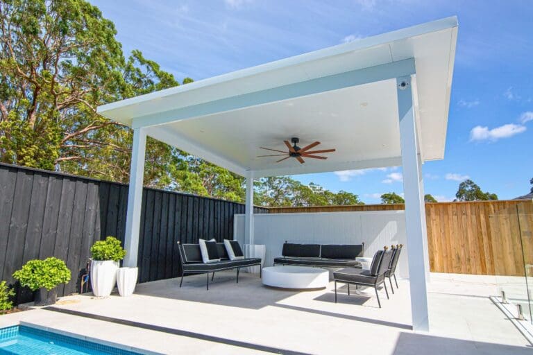 Turramurra poolside alfresco by Pergola Land